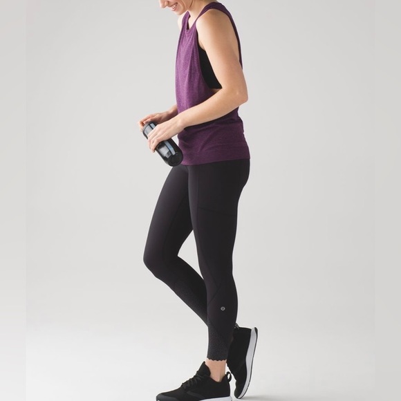 Lululemon Women’s Breeze By Muscle Tank - Picture 1 of 13